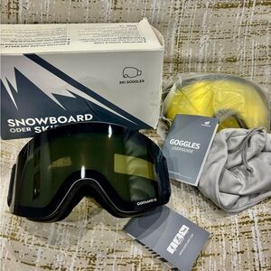 Odoland Black Ski Goggles uv/fog protection with magnetic replaceable glass